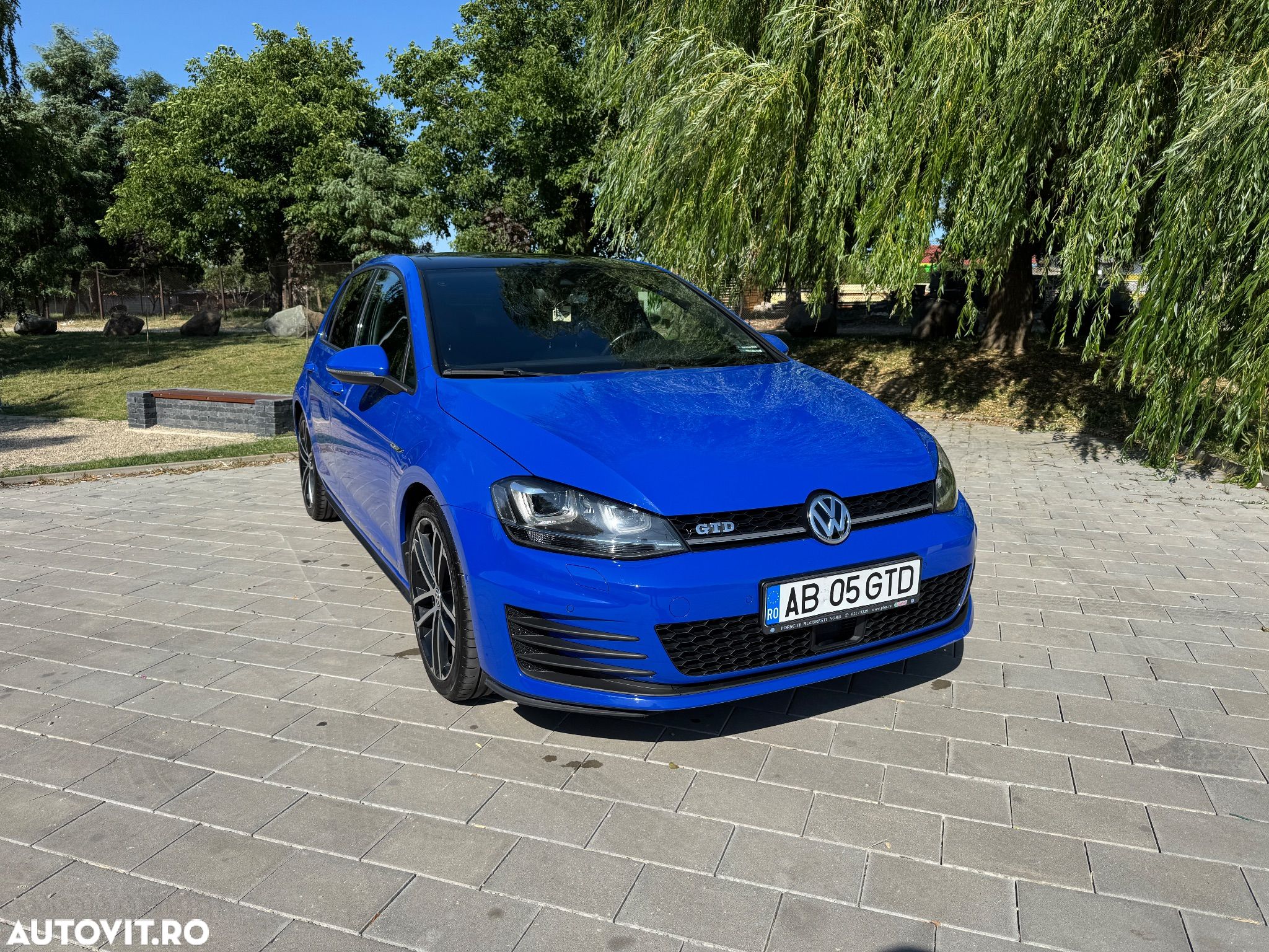 Volkswagen Golf 2.0 TDI DPF BMT DSG GTD - 1