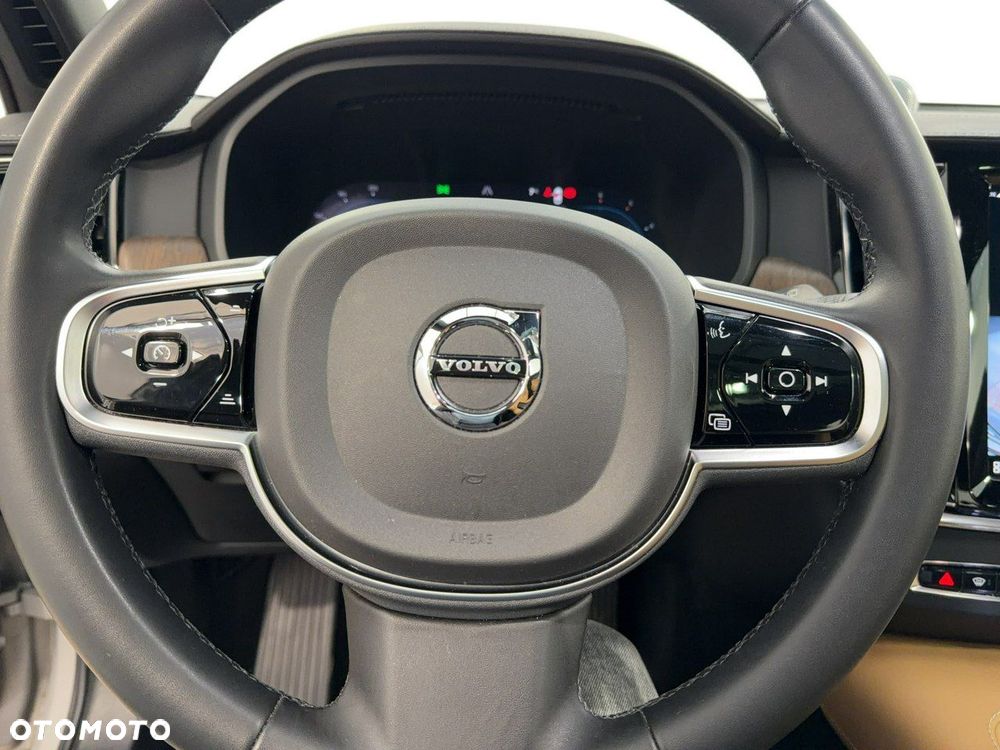 Volvo V90 Cross Country - 16