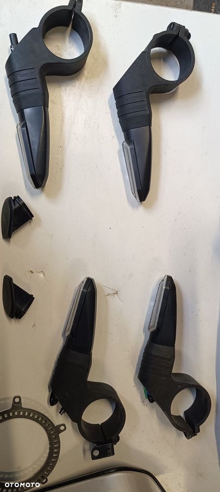 HONDA CB1000R SC80 KOLEKTORY WYDECH CHŁODNICA OWIEWKA BOCZEK KIERUNKOWSKAZ SKRZYNIA BIEGÓW - 3