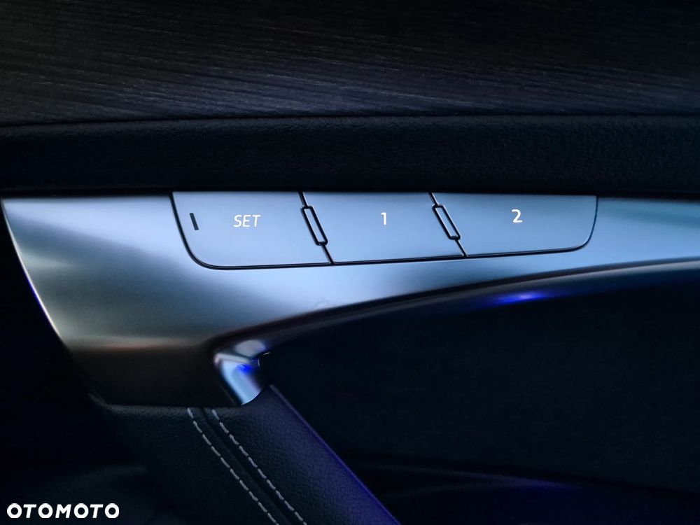 Audi A6 Avant 40 TDI quattro S tronic S line - 31