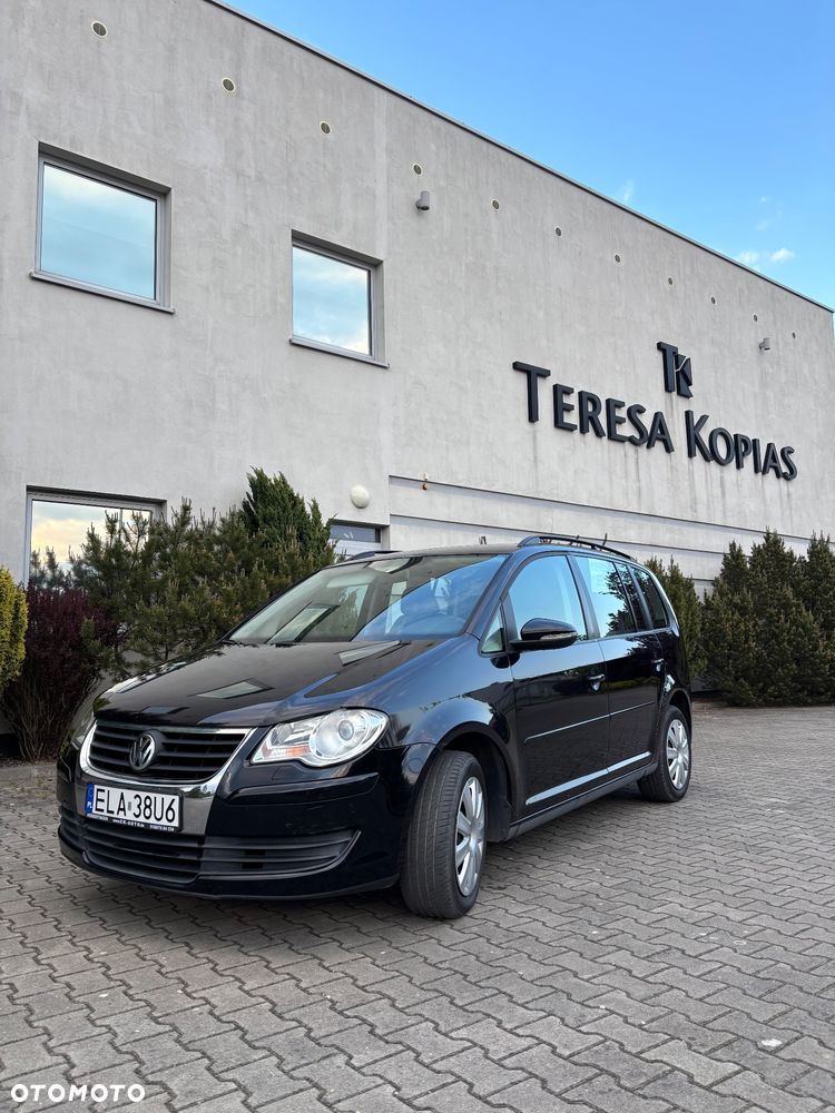 Volkswagen Touran - 1