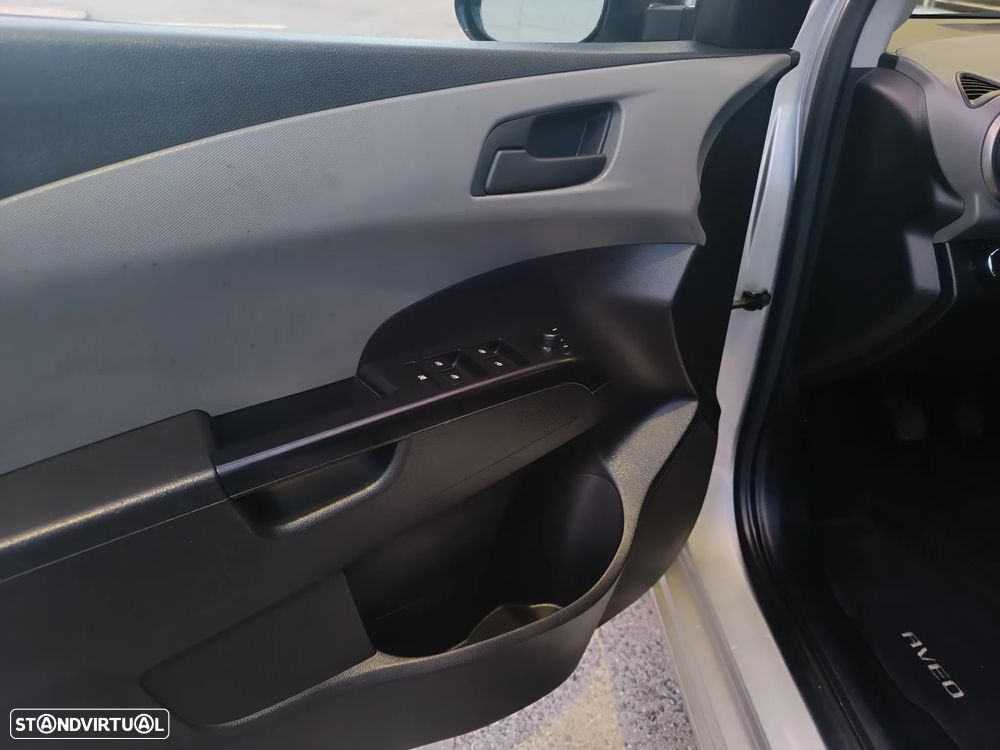 Chevrolet Aveo 1.3 VCDi LTZ - 13