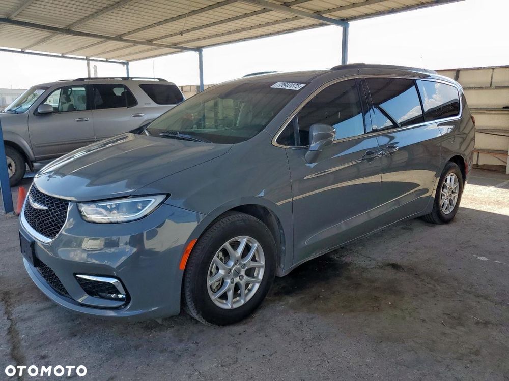 Chrysler Pacifica - 1