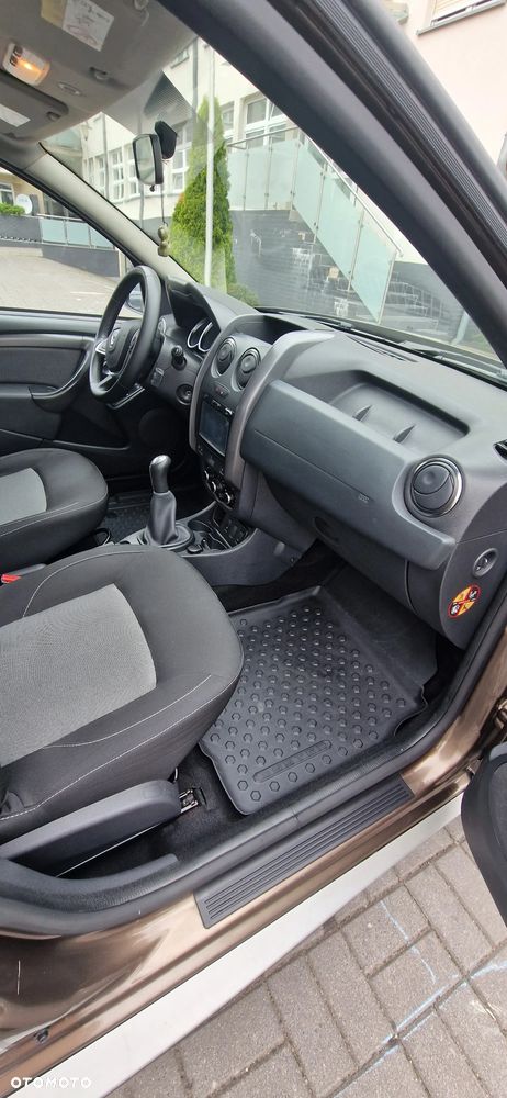 Dacia Duster 1.6 SCe Laureate S&S - 9