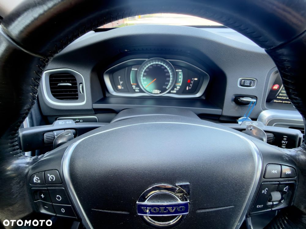 Volvo V60 D4 Geartronic Momentum - 30