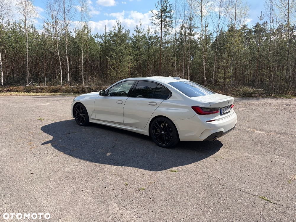 BMW Seria 3 330i M Sport - 3