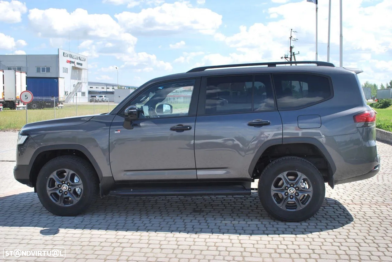 Toyota Land Cruiser - 5