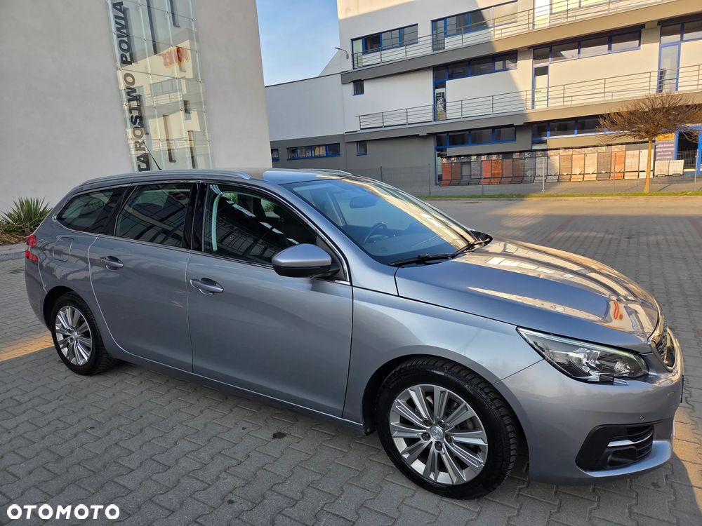 Peugeot 308 PureTech 130 GPF EAT8 Stop & Start Allure Business-Paket - 11