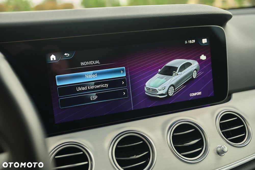 Mercedes-Benz Klasa E 220 d 9G-TRONIC - 35