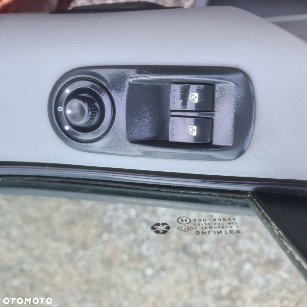 Opel VIVARO - 13