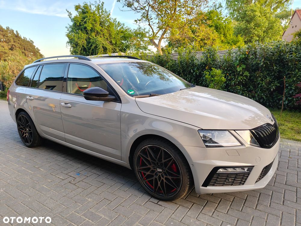 Skoda Octavia 2.0 TDI DSG RS - 1