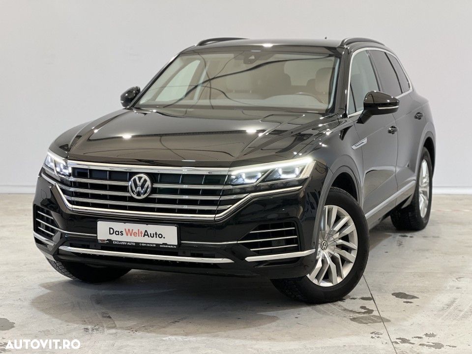 Volkswagen Touareg - 1