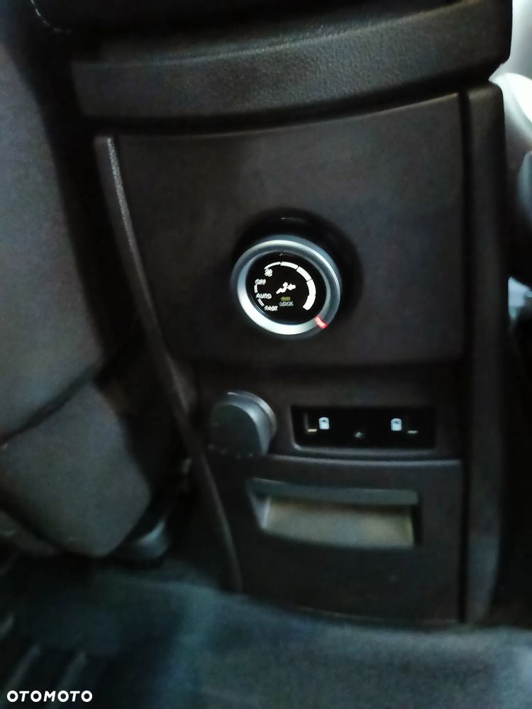 Renault Espace 1.6 dCi Energy SL Techno EDC 7 os - 25