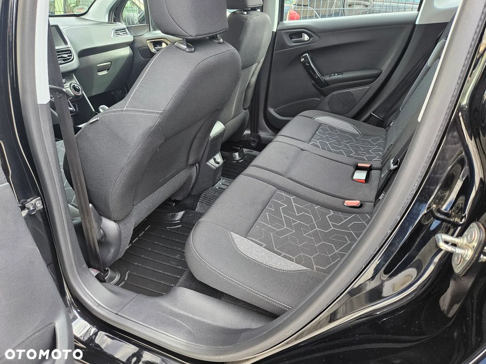 Peugeot 2008 - 10