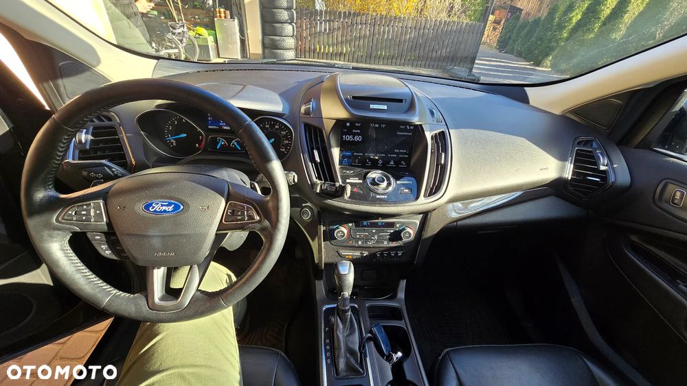 Ford Escape 2.0 EcoBoost AWD Titanium - 10