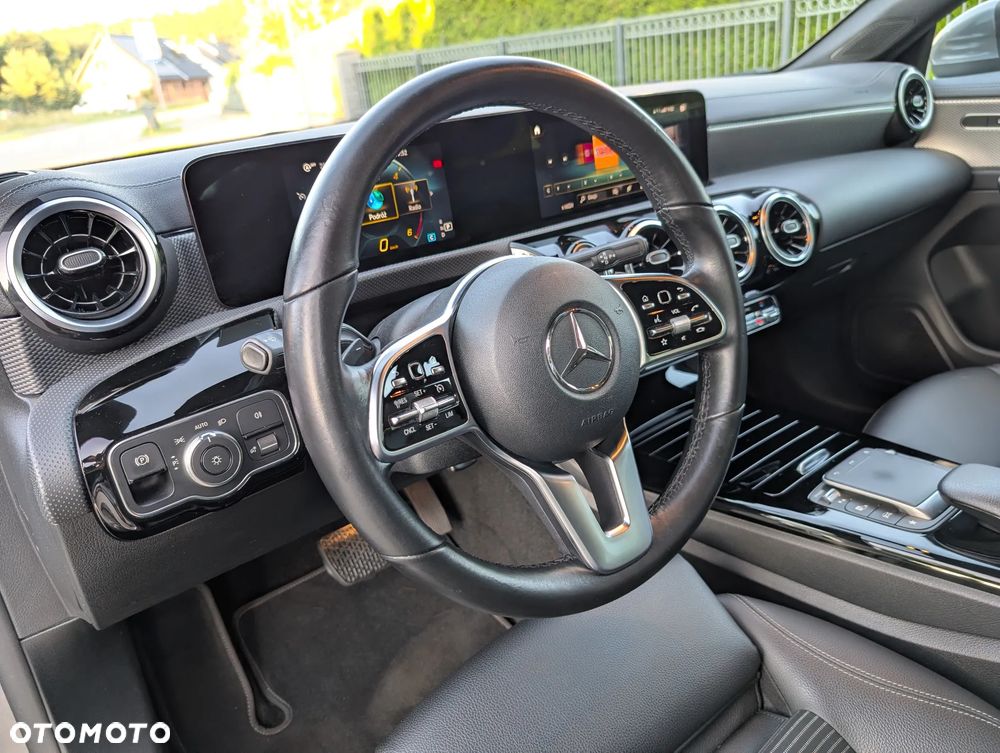 Mercedes-Benz CLA 200 d Progressive 8G-DCT - 18