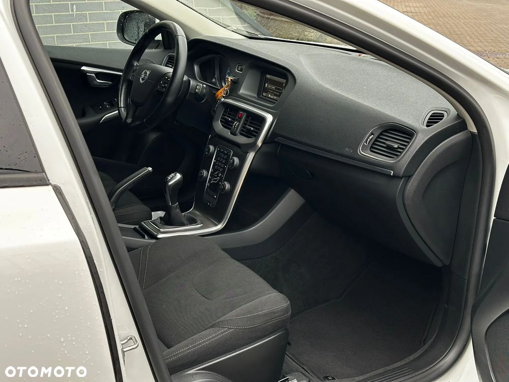 Volvo V40 T2 You - 8