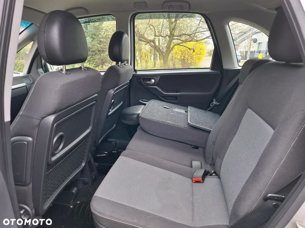 Opel Meriva - 12