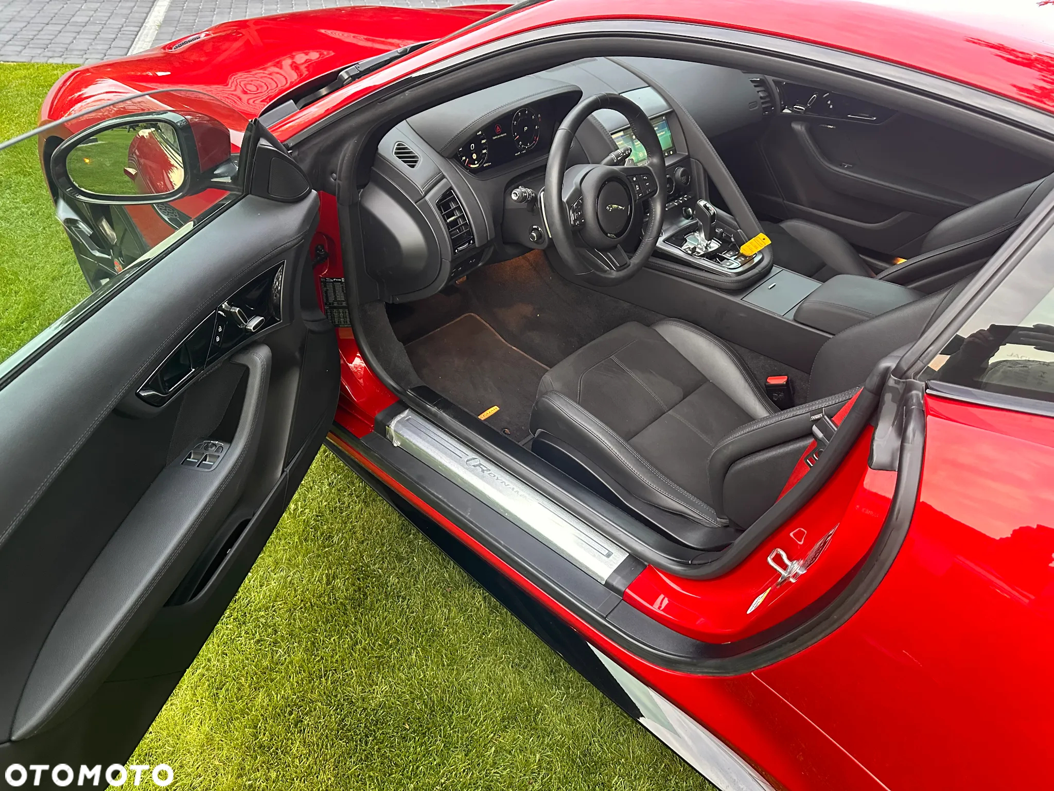 Jaguar F-Type 2.0 Turbo R-Dynamic Black - 12