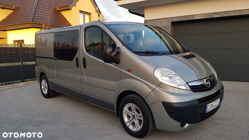 Opel Vivaro ver-2-0-tdci-titanium - 24