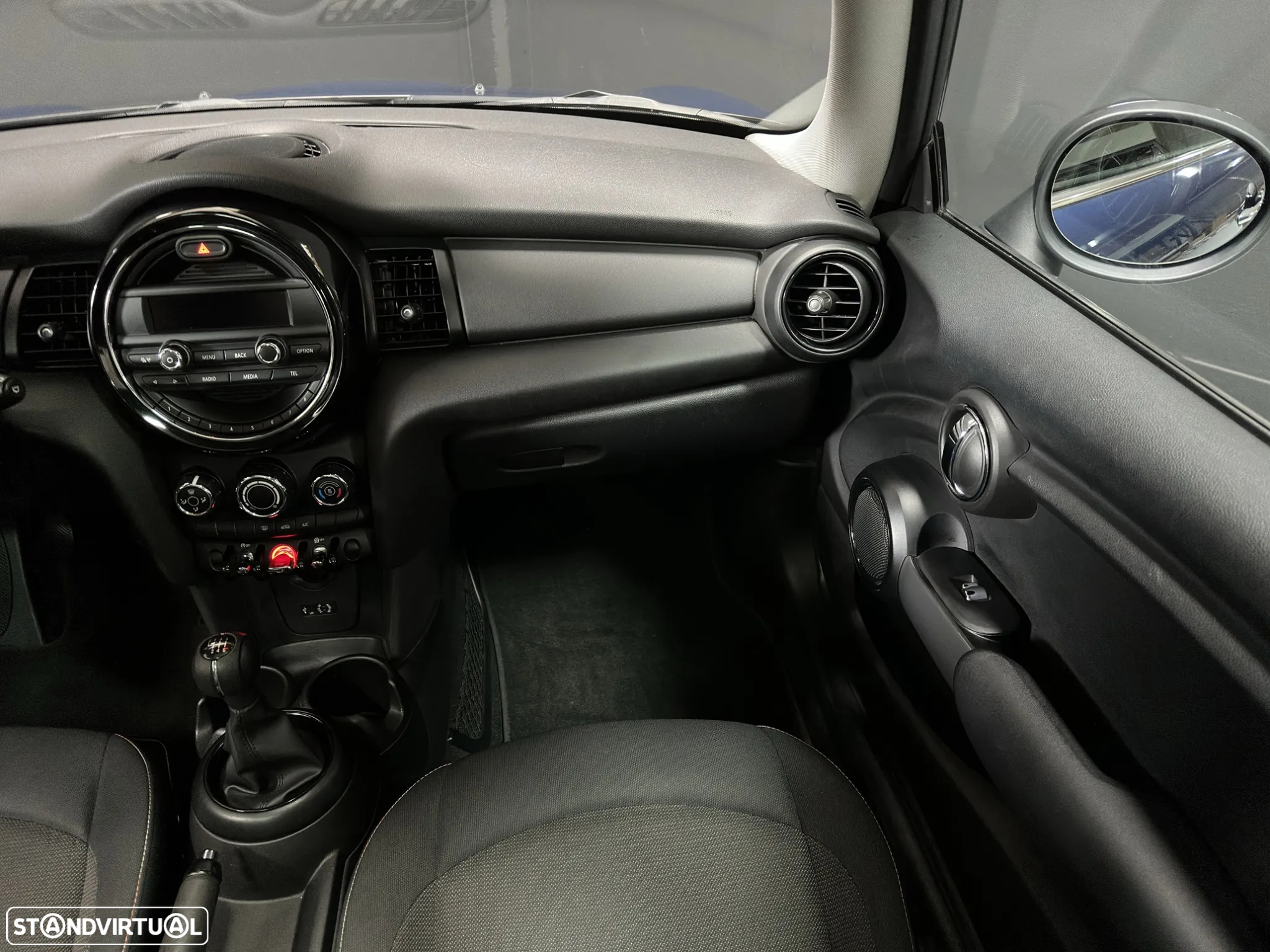 MINI 3 Portas One D - 15