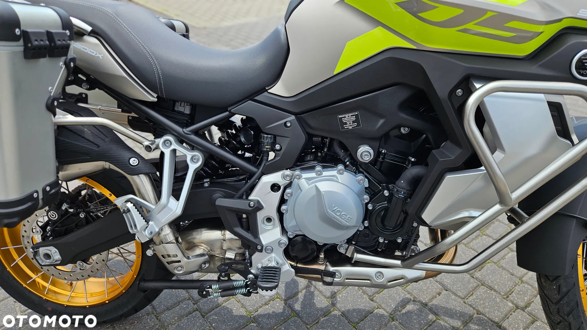 VOGE 900DSX