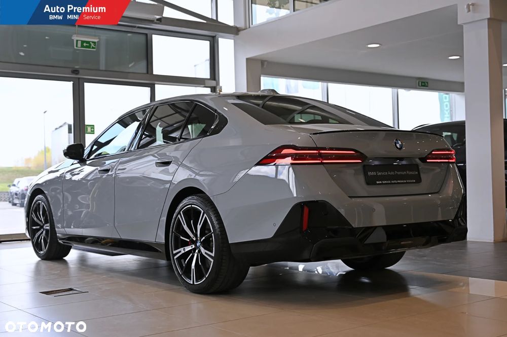 BMW Seria 5 520d xDrive mHEV - 19