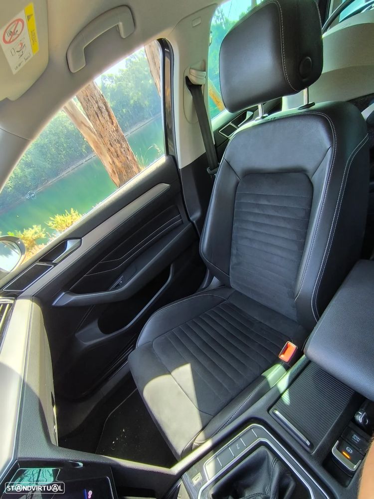 VW Passat Variant 2.0 TDi R-Line DSG - 12
