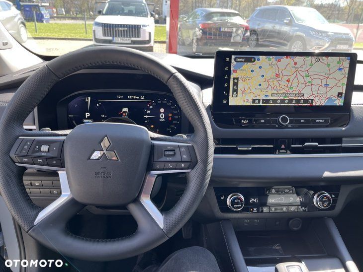 Mitsubishi Outlander - 12