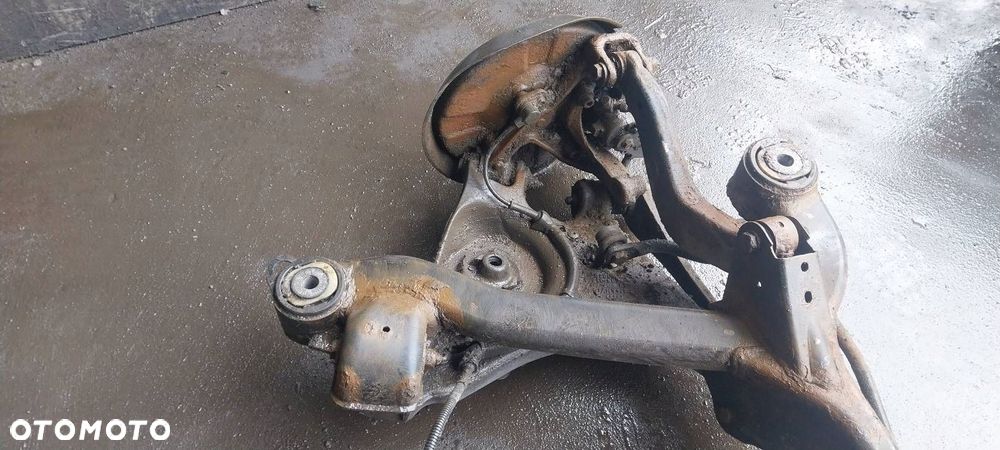 KOMPLETNE ZAWIESZENIE BELKA SANKI TYŁ HAMULCE ZACISKI AUDI A4 B6 SEDAN OŚKA - 3