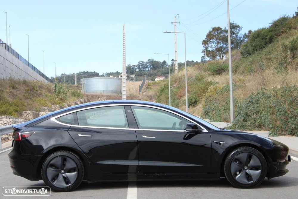 Tesla Model 3 - 10