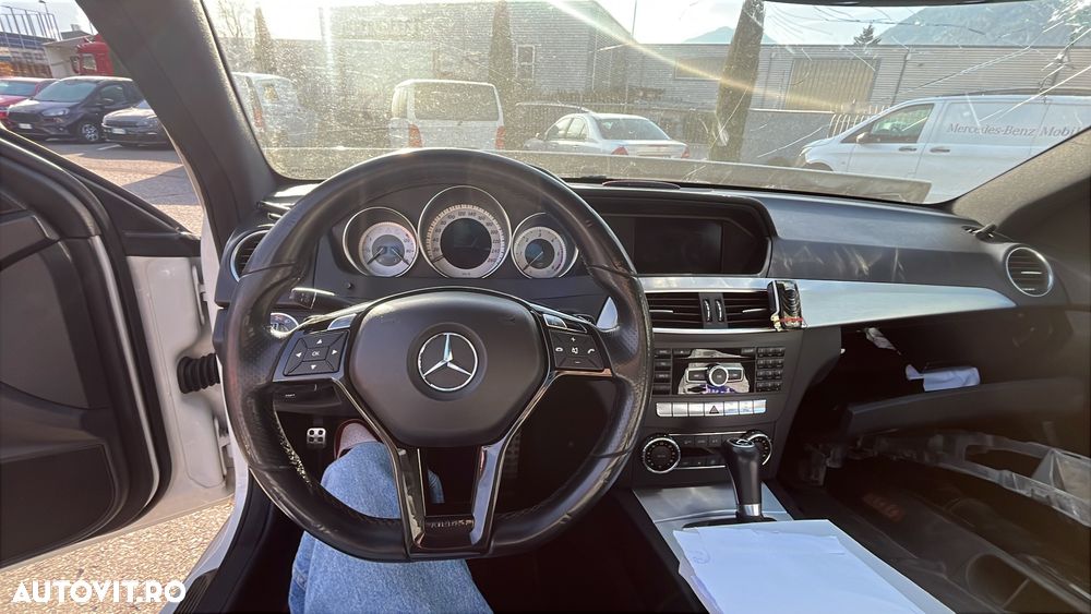 Mercedes-Benz C - 33