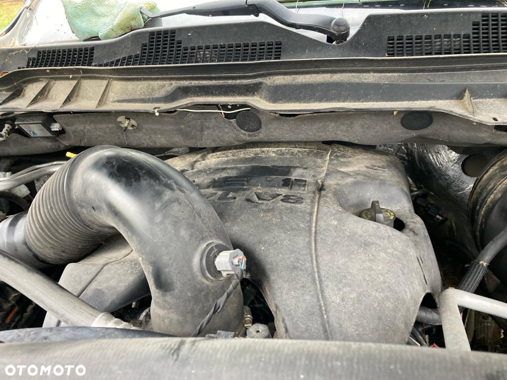 Dodge RAM 1500 5.7 4x4 - 5
