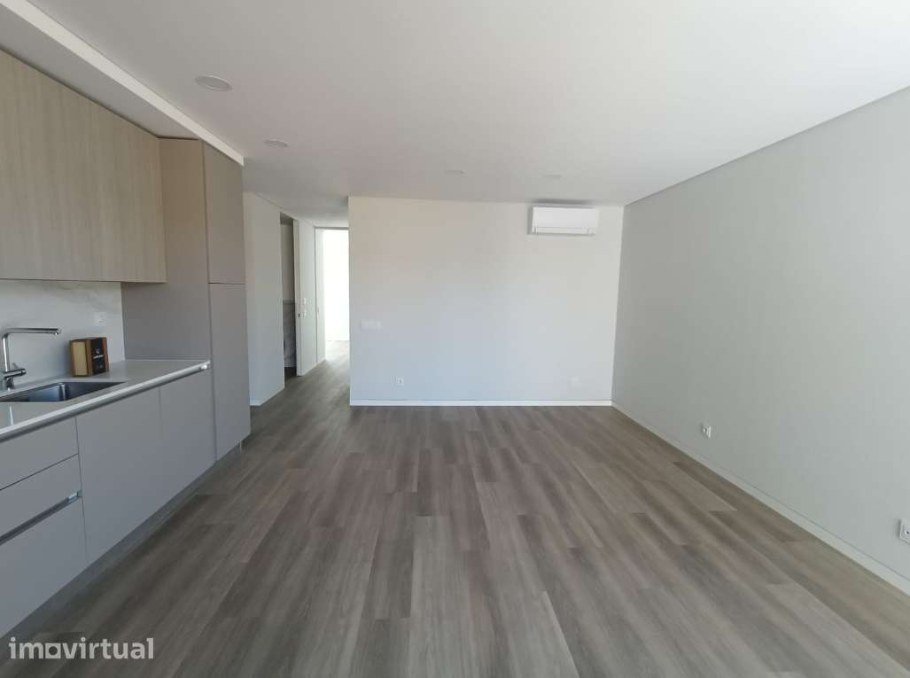 Apartamento T2 no 2º andar - excelente localização - Grande imagem: 4/15
