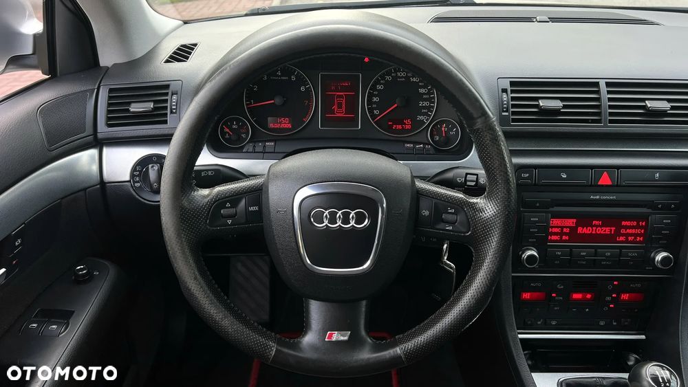 Audi A4 Limousine - 21