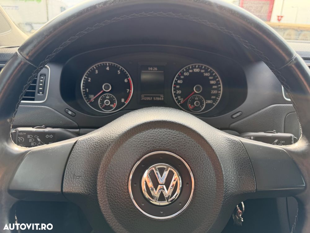 Volkswagen Jetta 1.2 TSI Comfortline - 12