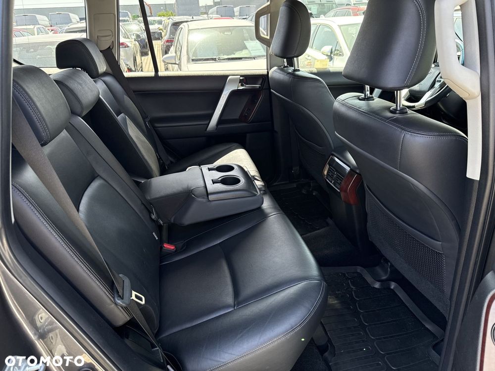 Toyota Land Cruiser LC 2.8 D-4D Invincible - 8