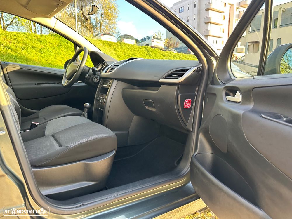 Peugeot 207 1.4 16V Active - 25