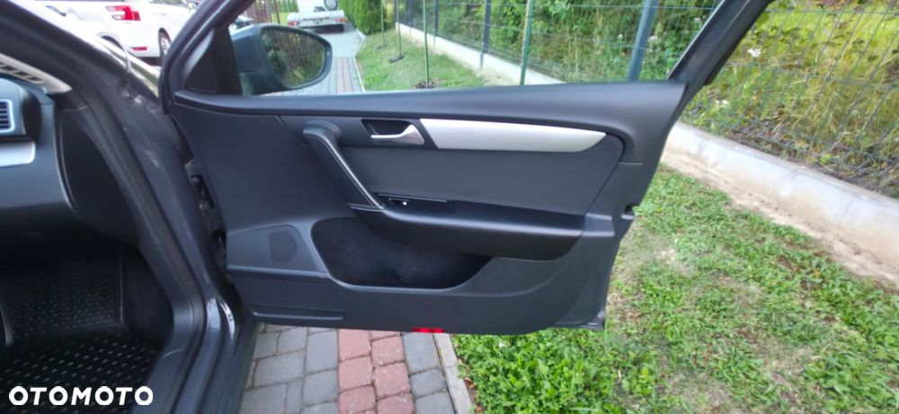Volkswagen Passat - 13