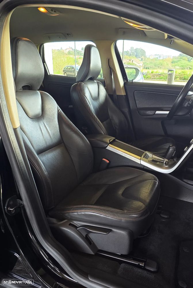 Volvo XC 60 2.4D AWD Aut. Summum - 7
