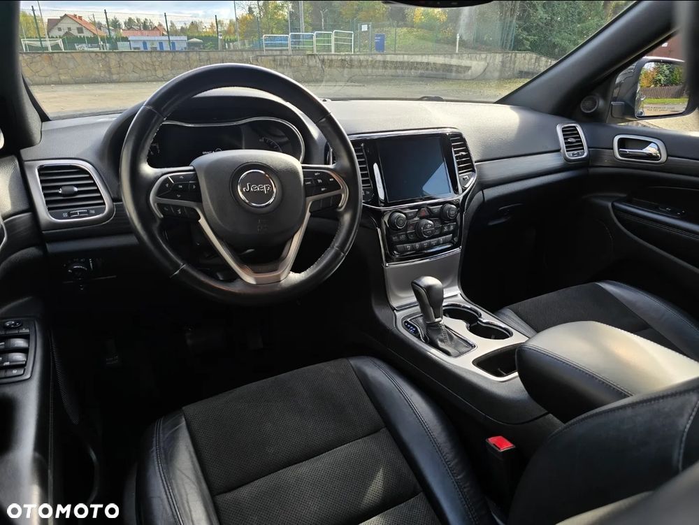 Jeep Grand Cherokee - 14
