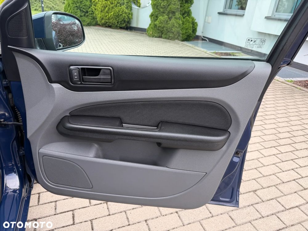 Ford Focus 1.4 Ambiente - 13