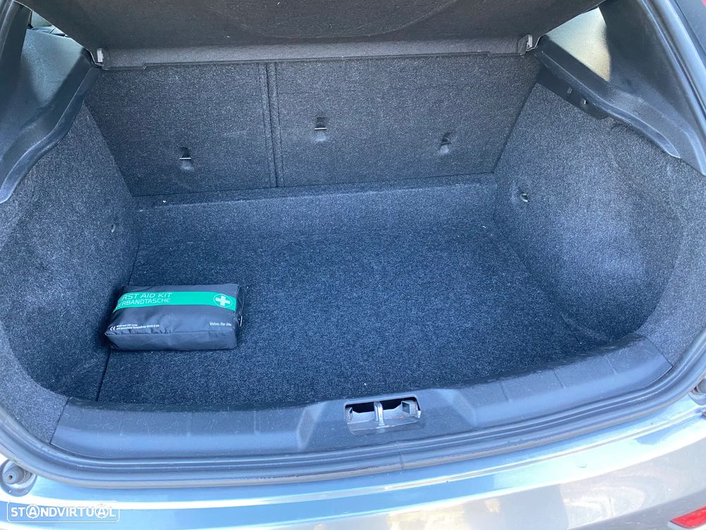 Volvo V40 1.6 D2 R-Design - 25