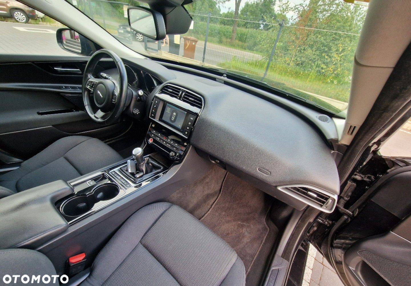 Jaguar XE - 23