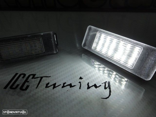 Suporte De Lâmpada De Matricula Com Led Branco Peugeot 106, 1007, 207, 308, 406, 407, 508, 607, 806, 4008, 5008, RCZ, Expert308 CC, 2008, 3008, Citroen Berlingo, C2, C3, C3 Pluriel, C4, C5, C6, C8 - 16