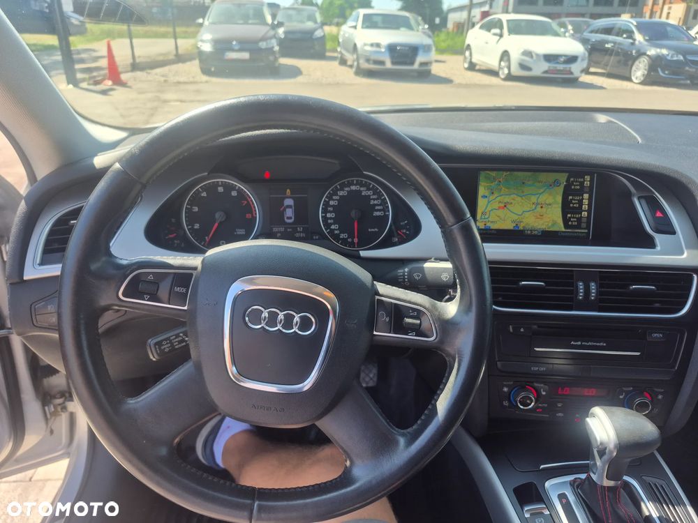 Audi A4 Limousine - 16