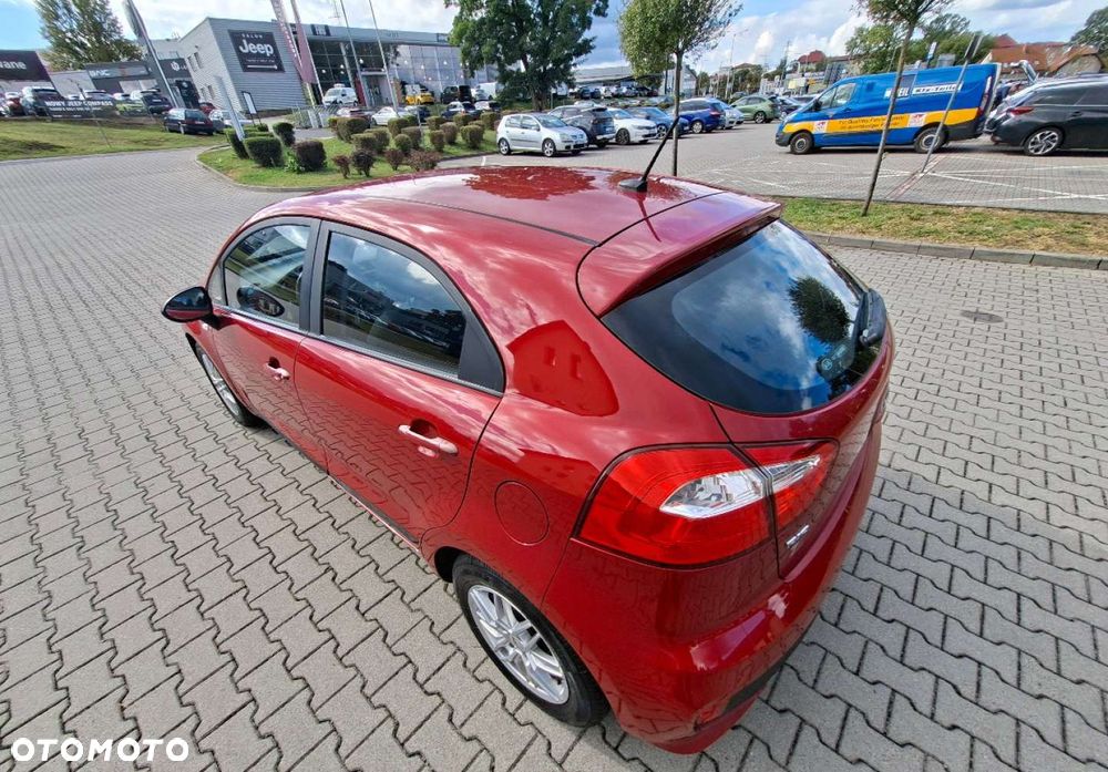 Kia Rio - 12
