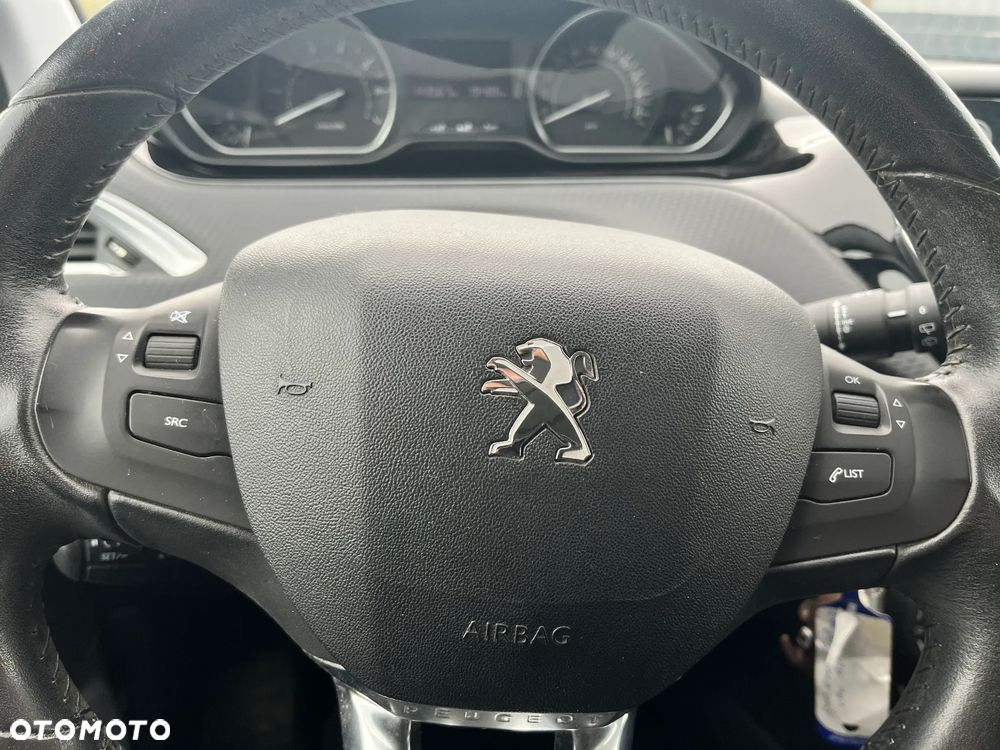 Peugeot 208 PureTech 82 Style - 21