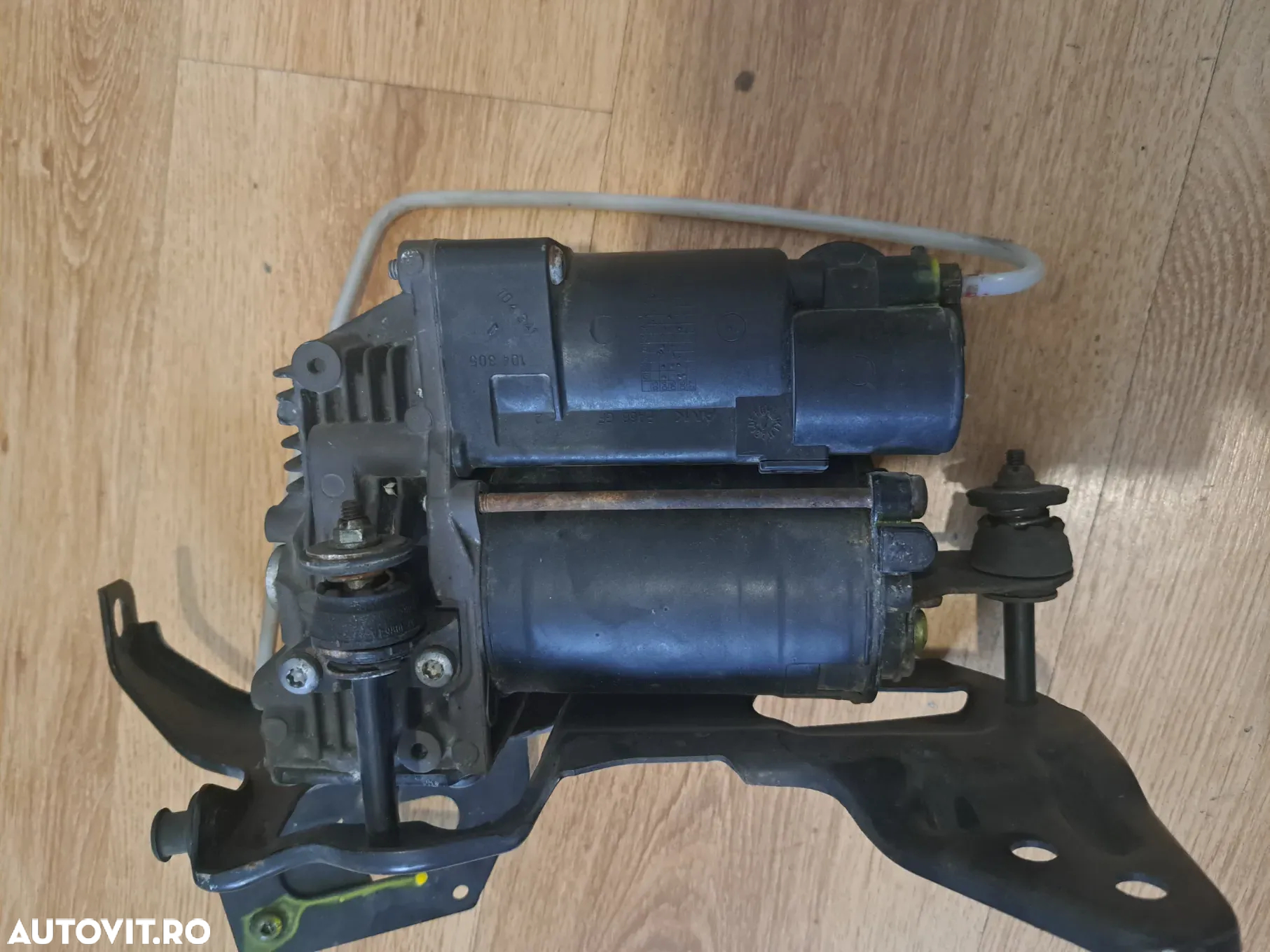 Compresor pompa sespensie pneumatica perne aer original Mercedes W251 R350 R500 2005-2010 - 4