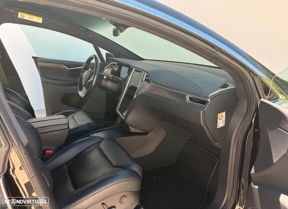 Tesla Model X P100D - 28